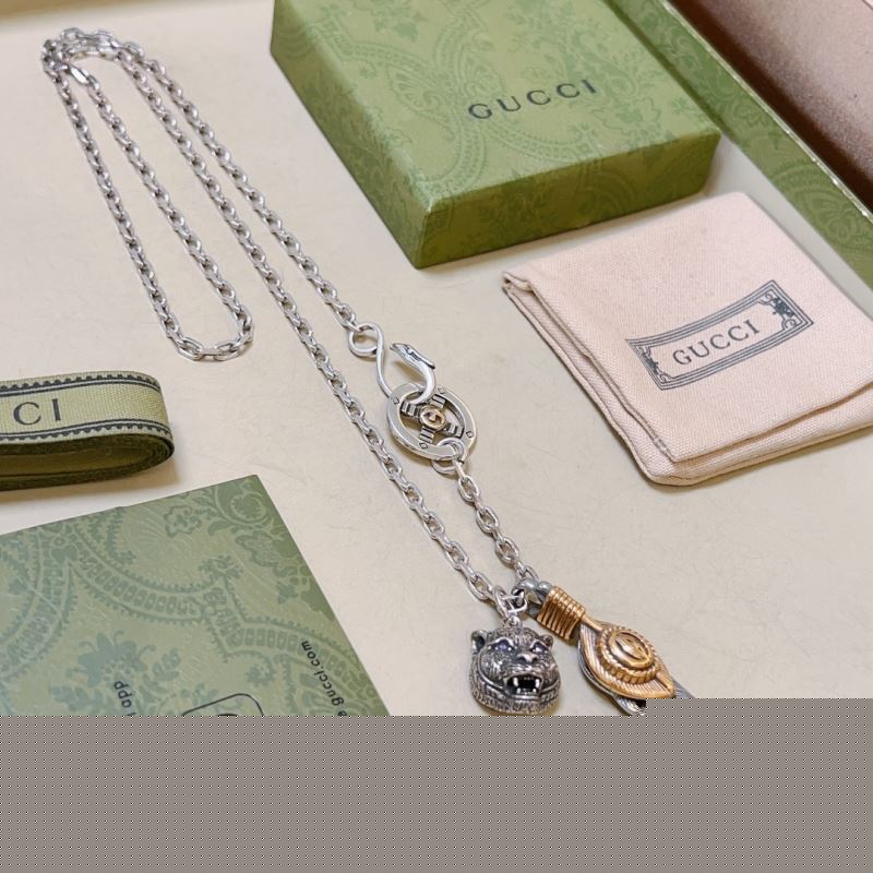G*u*i necklaces